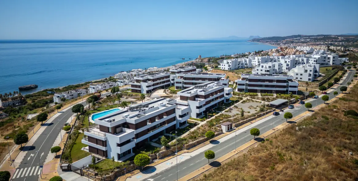 Sale of ground floor apartment in Casares 25