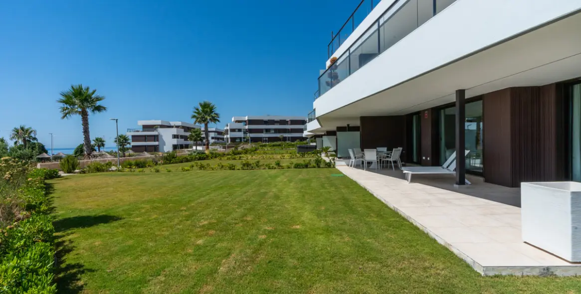 Sale of ground floor apartment in Casares 29