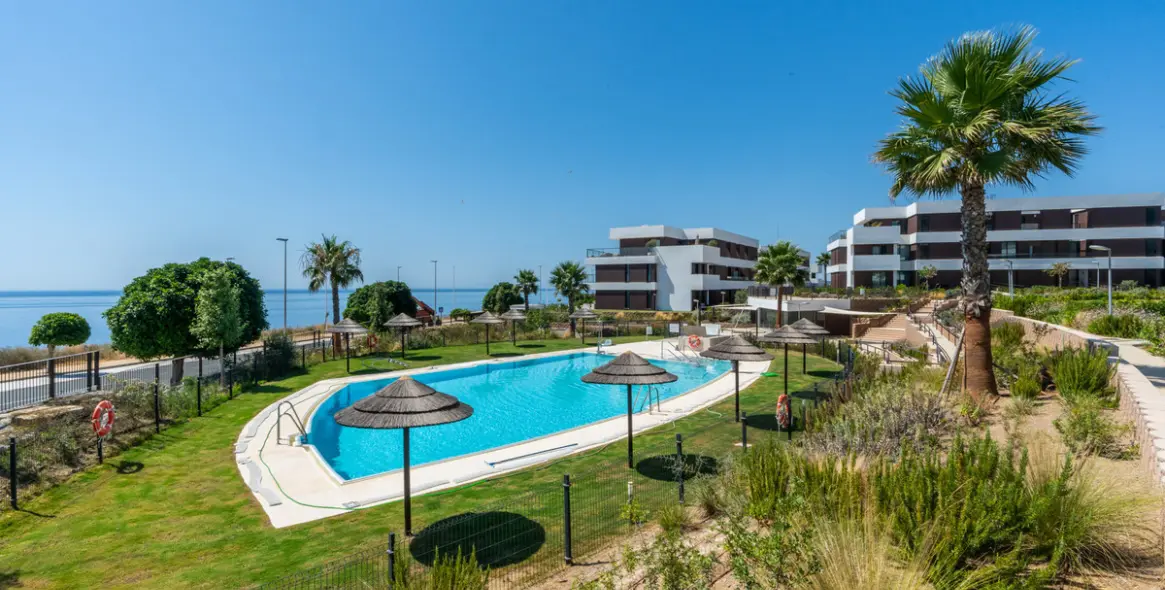 Sale of ground floor apartment in Casares 32
