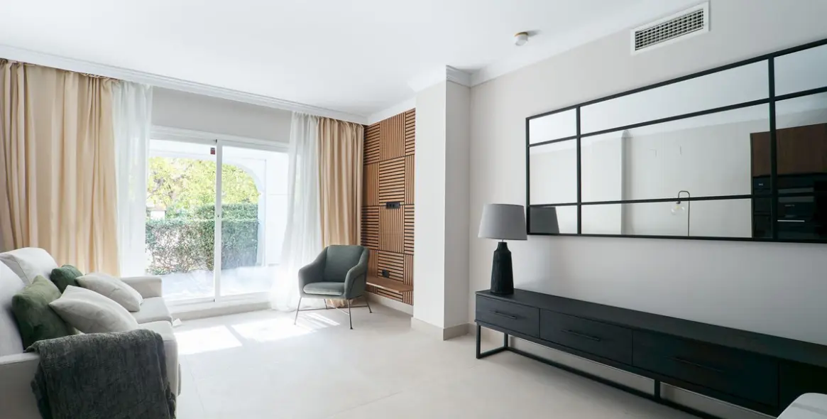 Sale of ground floor apartment in San Pedro de Alcántara 3