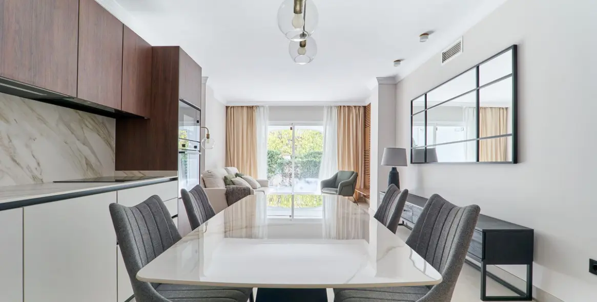 Sale of ground floor apartment in San Pedro de Alcántara 4