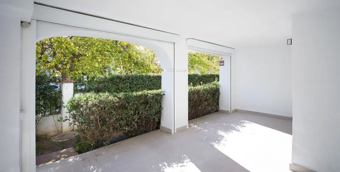 Sale of ground floor apartment in San Pedro de Alcántara 8