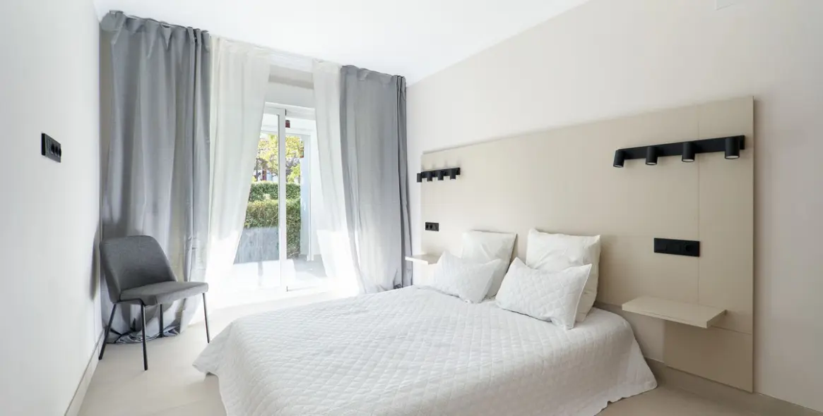 Sale of ground floor apartment in San Pedro de Alcántara 12