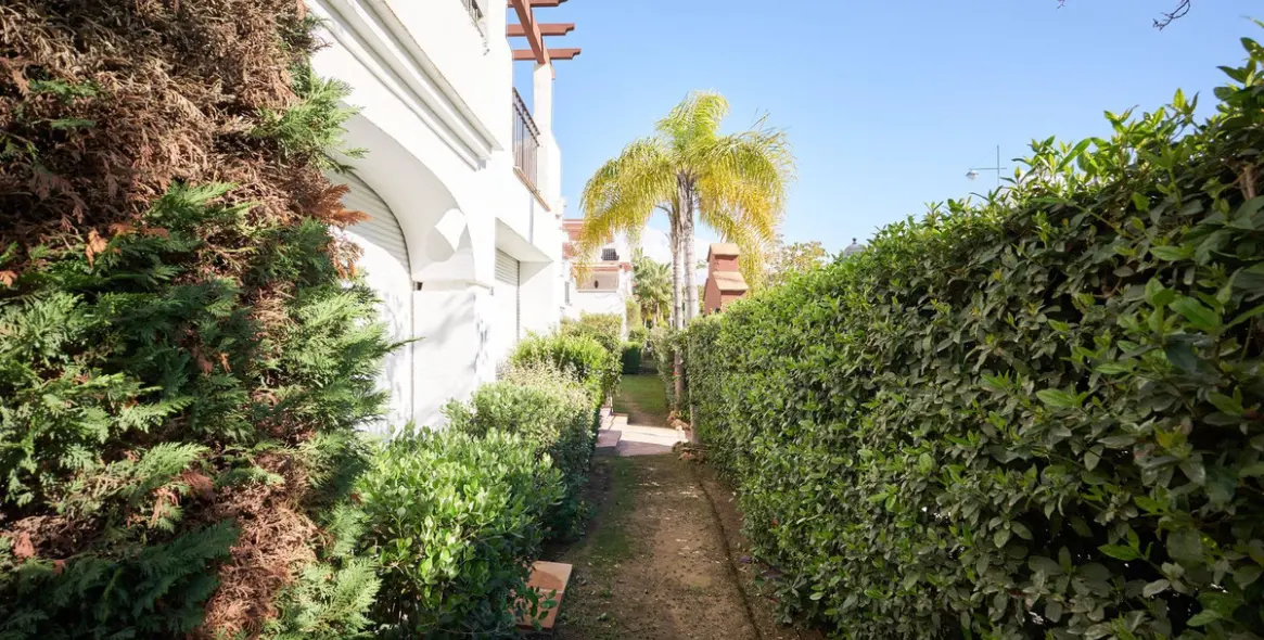 Продажа апартаментов на первом этаже в San Pedro de Alcántara 37