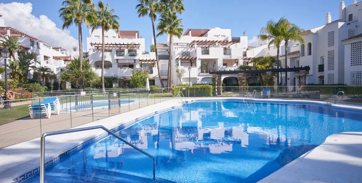 Продажа апартаментов на первом этаже в San Pedro de Alcántara 39