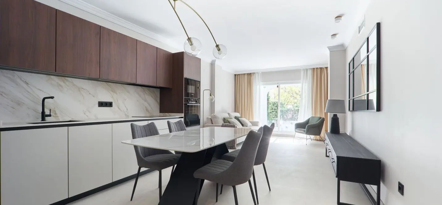 Sale of ground floor apartment in San Pedro de Alcántara 2