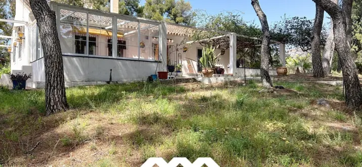 Продажа  отдельно стоящей виллы в Nerja 0