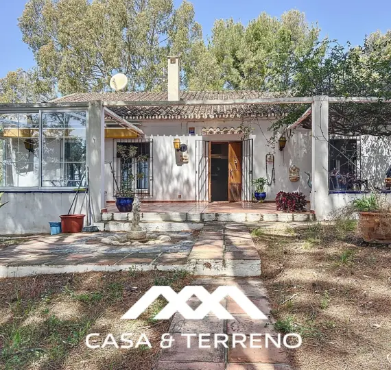 Продажа  отдельно стоящей виллы в Nerja