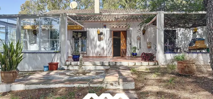 Продажа  отдельно стоящей виллы в Nerja 1