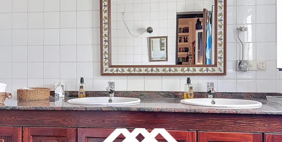 Продажа  отдельно стоящей виллы в Nerja 23