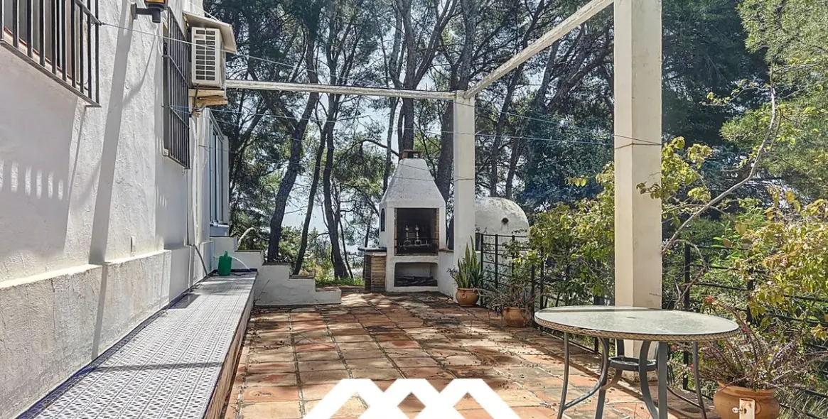 Продажа  отдельно стоящей виллы в Nerja 36