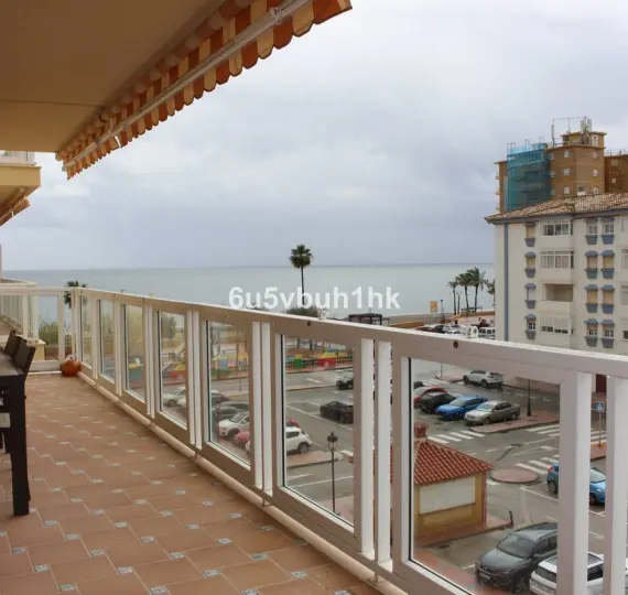 Sale of middle floor apartment in Manilva