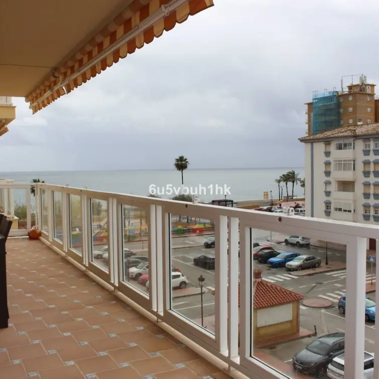 Sale of middle floor apartment in Manilva