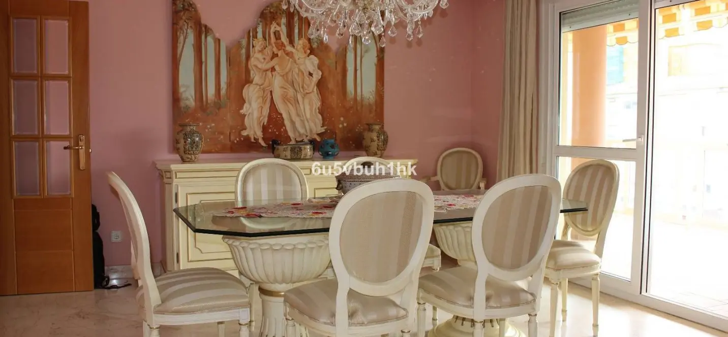 Sale of middle floor apartment in Manilva 1