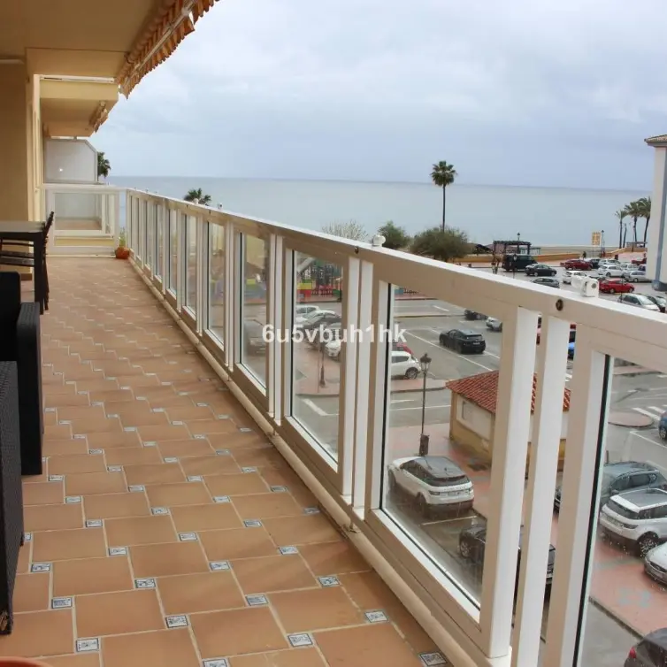 Sale of middle floor apartment in Manilva