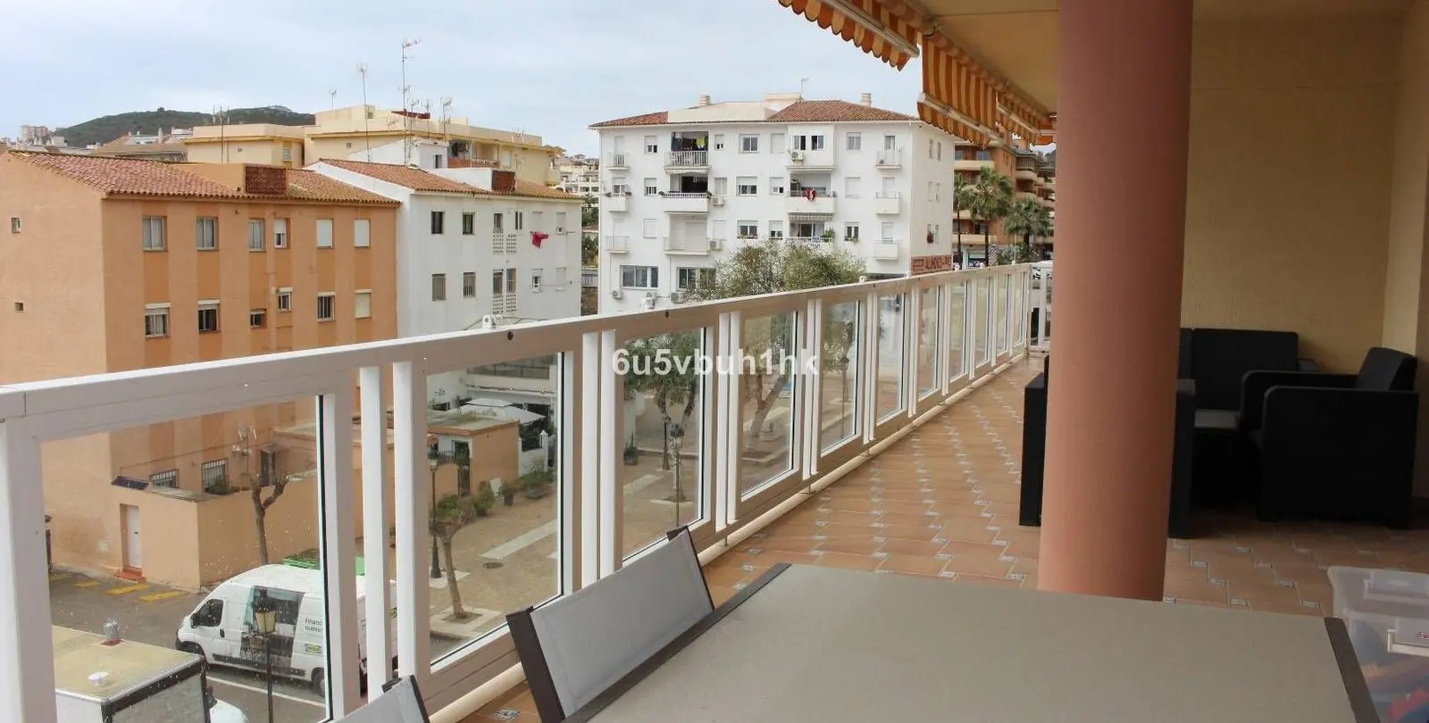 Venta de apartamento en planta media en Manilva 5
