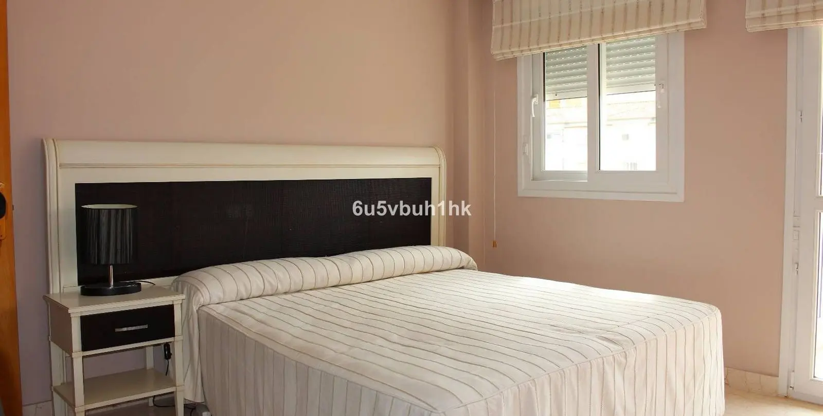 Venta de apartamento en planta media en Manilva 25