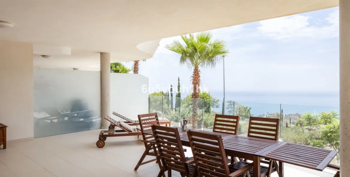 Продажа апартаментов на первом этаже в La Capellania 5