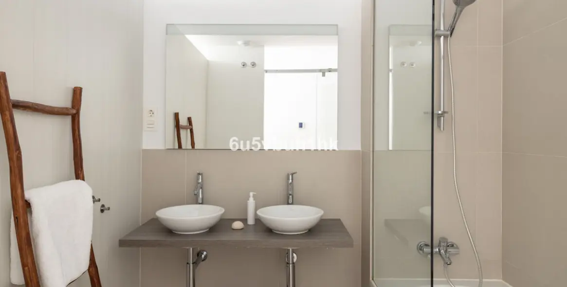 Продажа апартаментов на первом этаже в La Capellania 17