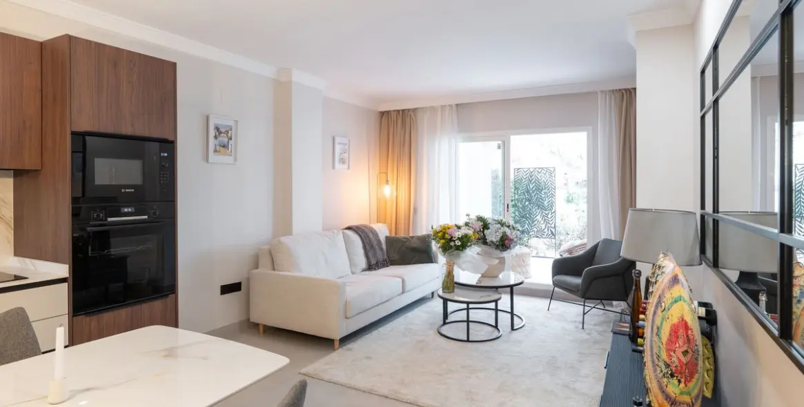 Venta de apartamento en planta baja en San Pedro de Alcántara 1