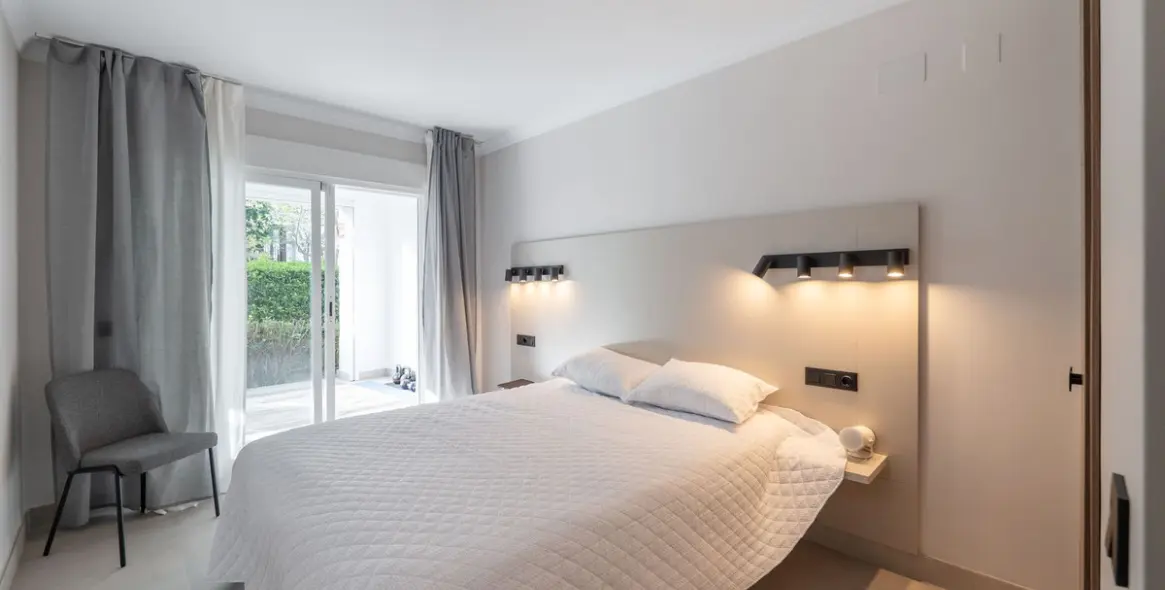 Venta de apartamento en planta baja en San Pedro de Alcántara 7