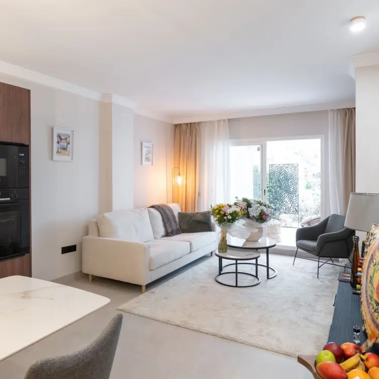 Venta de apartamento en planta baja en San Pedro de Alcántara
