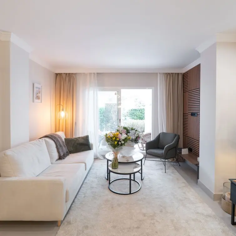 Venta de apartamento en planta baja en San Pedro de Alcántara