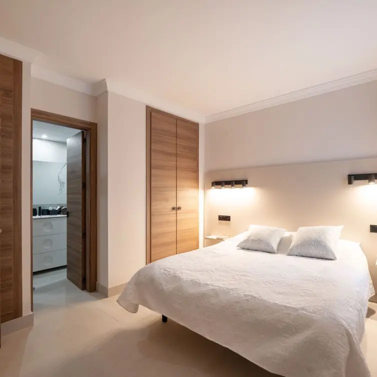 Venta de apartamento en planta baja en San Pedro de Alcántara