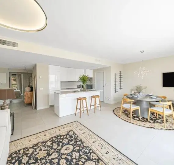 Middle floor apartment R5117986