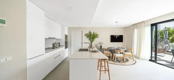 Middle floor apartment R5117986 1