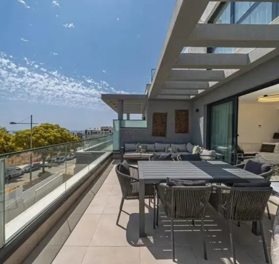 Middle floor apartment R5117986