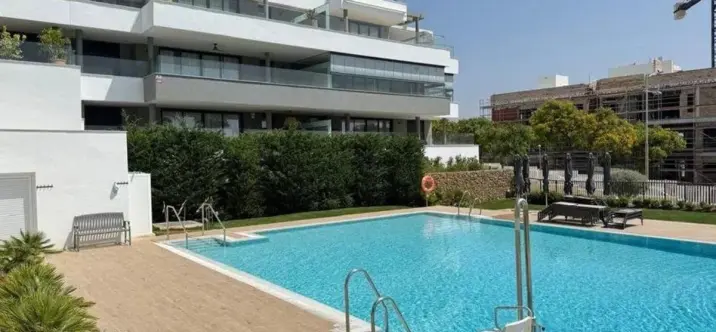 Middle floor apartment R5117986 3