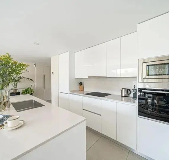 Middle floor apartment R5117986