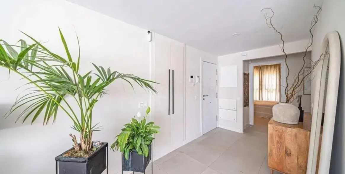 Sale of middle floor apartment in Estepona (district Estepona) 9