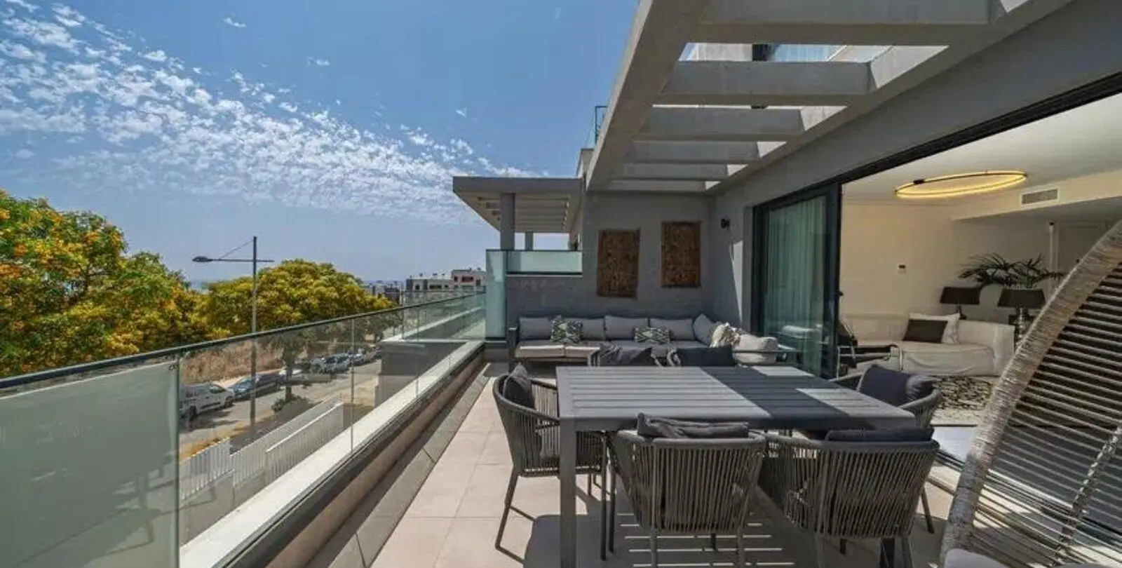 Sale of middle floor apartment in Estepona 7