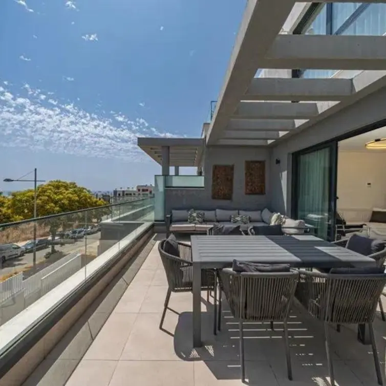 Venta de apartamento en planta media en Estepona