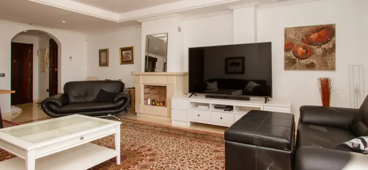 Sale of penthouse in La Mairena 1