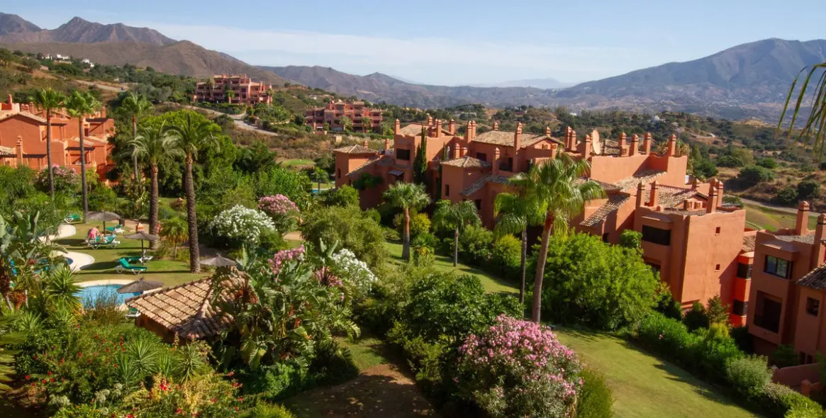 Sale of penthouse in La Mairena 7