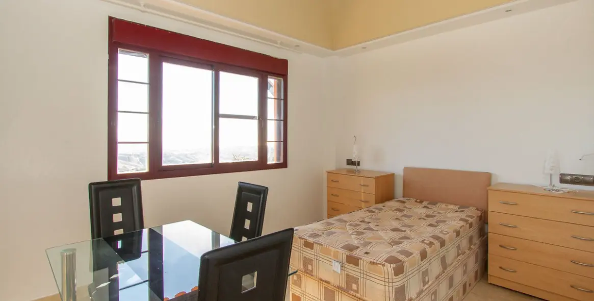 Sale of penthouse in La Mairena 12