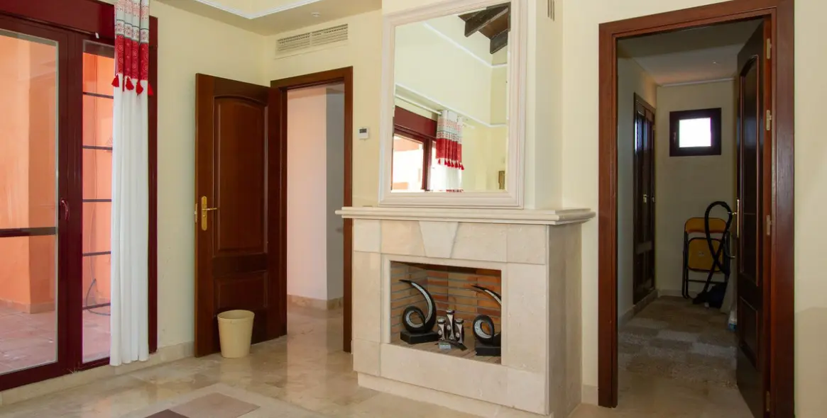 Sale of penthouse in La Mairena 13