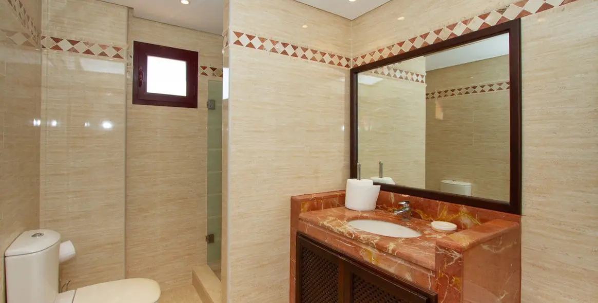 Sale of penthouse in La Mairena 17