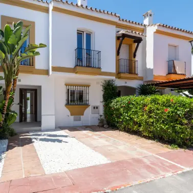 Sale of townhouse in Estepona