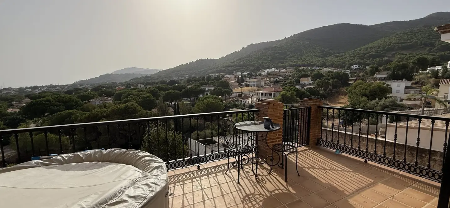 Sale of detached villa in Alhaurín de la Torre 2
