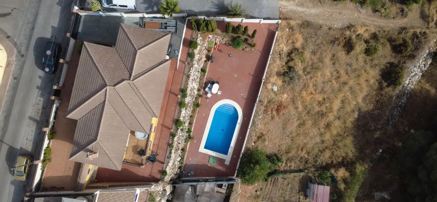 Продажа  отдельно стоящей виллы в Alhaurín de la Torre 1