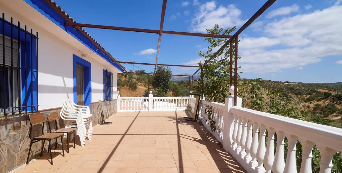 Sale of residential plot in Guaro 13