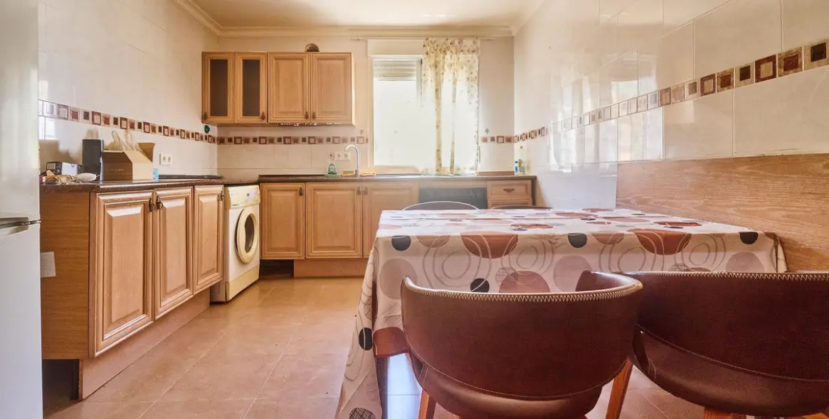 Sale of residential plot in Guaro 15