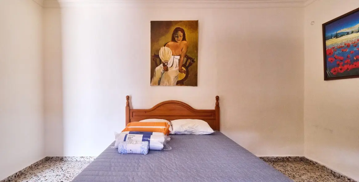 Sale of residential plot in Guaro 20