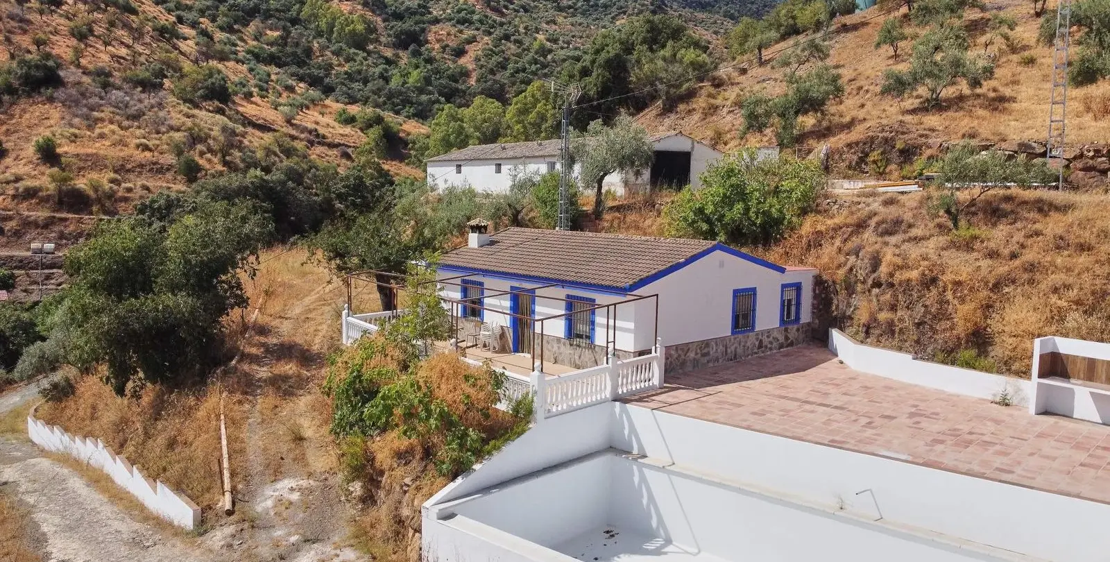 Sale of residential plot in Guaro 1