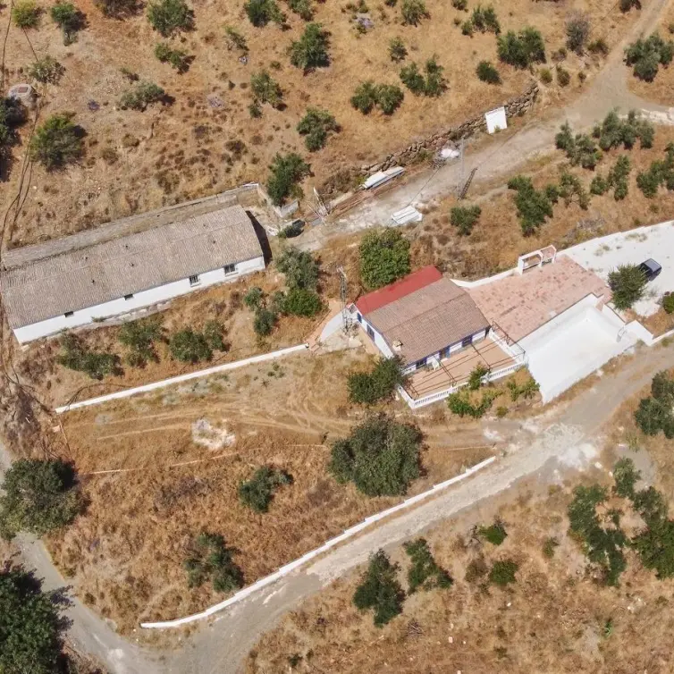 Sale of residential plot in Guaro