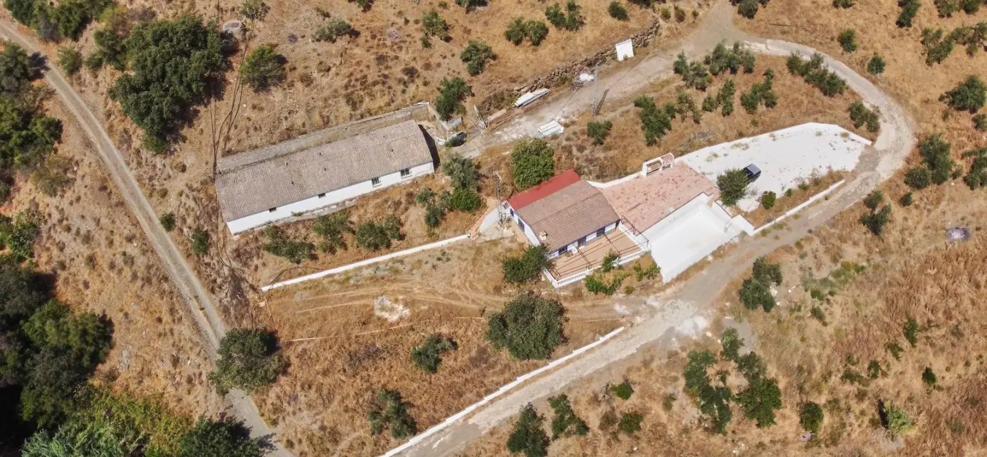 Sale of residential plot in Guaro 3